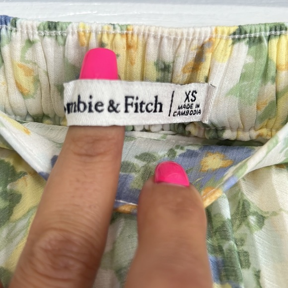 Beautiful skirt 🌺 - Picture 5 of 6